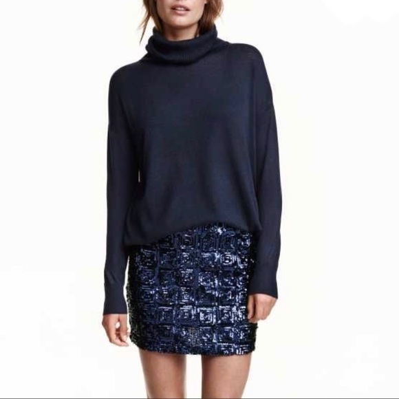 Square stitched sequin mini skirt - Picture 1 of 10